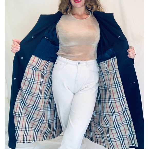 70s Pierre Cardin trench coat - Picture 8 of 9